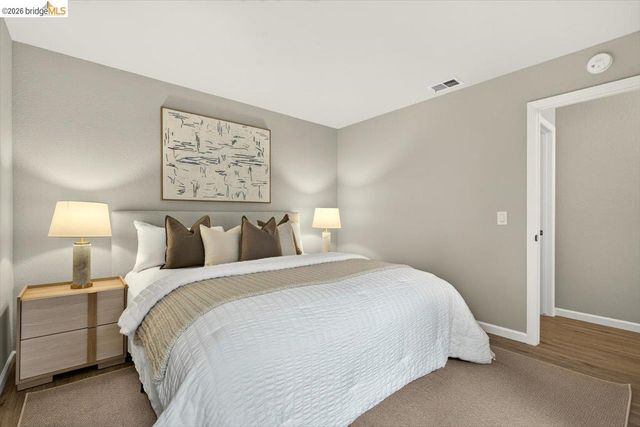 29 Captains Dr, Alameda, CA 94502