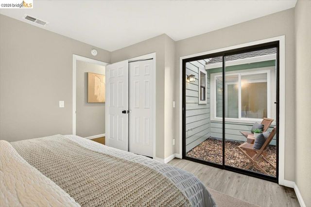 29 Captains Dr, Alameda, CA 94502