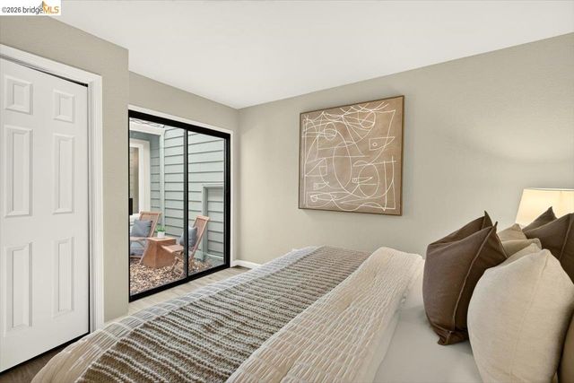 29 Captains Dr, Alameda, CA 94502