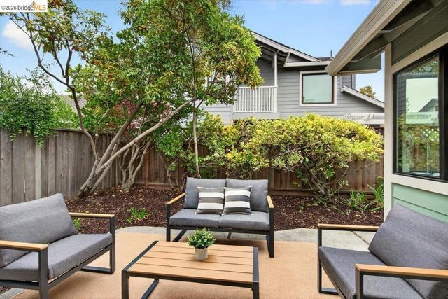29 Captains Dr, Alameda, CA 94502