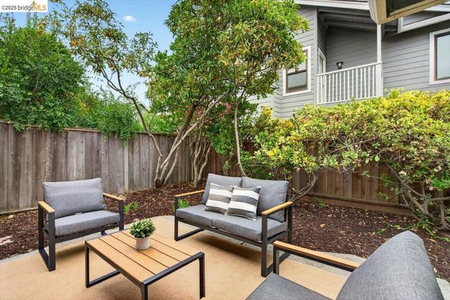 29 Captains Dr, Alameda, CA 94502