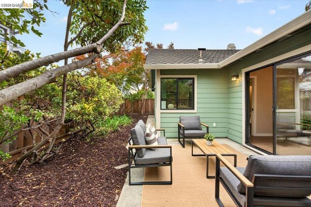 29 Captains Dr, Alameda, CA 94502