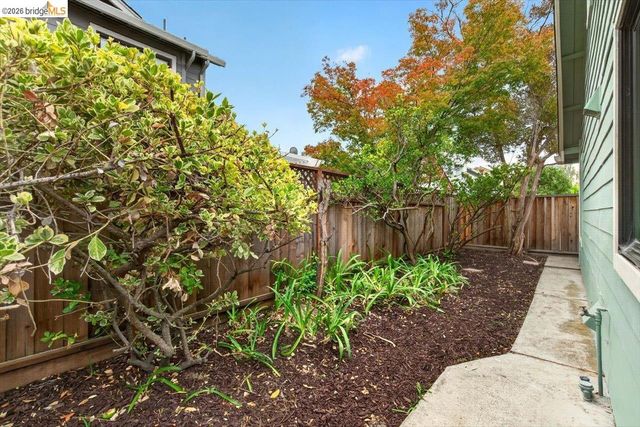 29 Captains Dr, Alameda, CA 94502