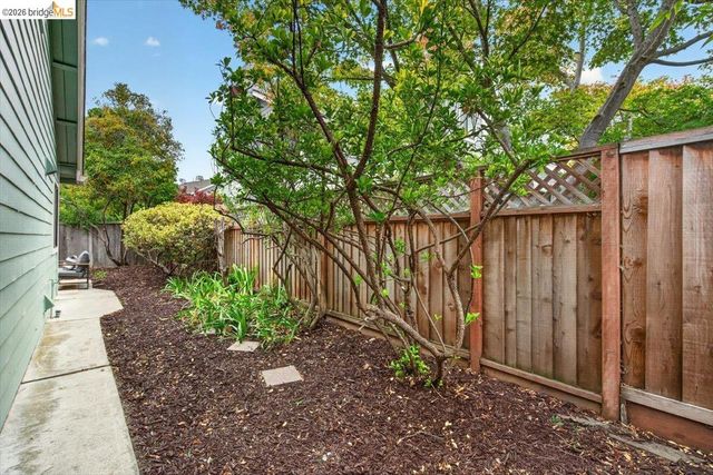 29 Captains Dr, Alameda, CA 94502