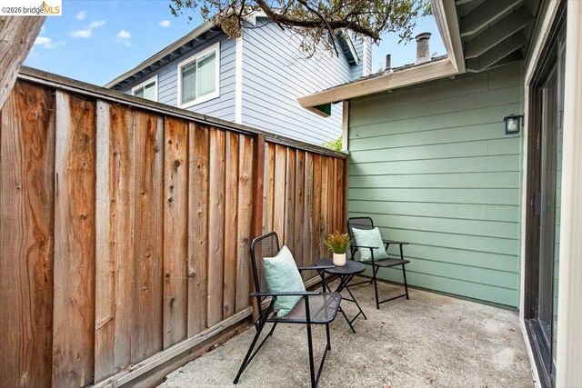 29 Captains Dr, Alameda, CA 94502