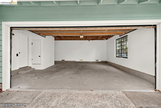 29 Captains Dr, Alameda, CA 94502