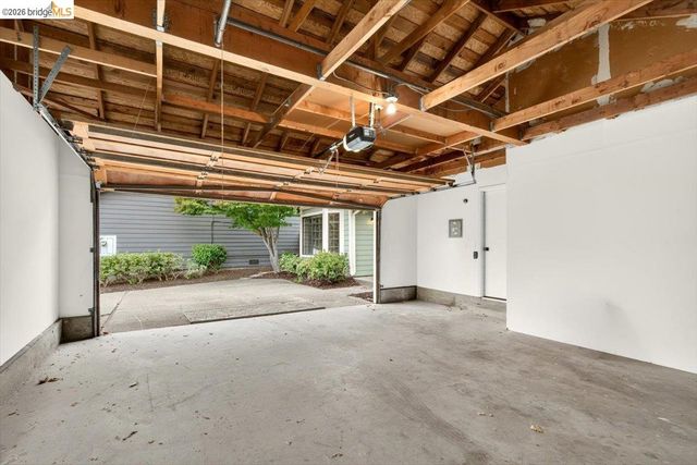 29 Captains Dr, Alameda, CA 94502