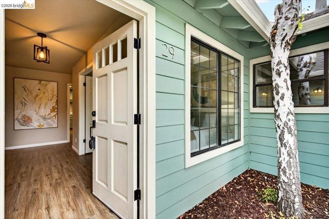 29 Captains Dr, Alameda, CA 94502