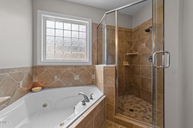 3609 Knollcreek Drive, Apex, NC 27539