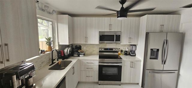 2262 Discovery Circle, Deerfield Beach, FL 33442