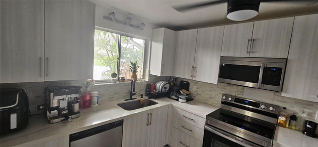 2262 Discovery Circle, Deerfield Beach, FL 33442