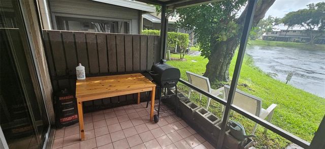2262 Discovery Circle, Deerfield Beach, FL 33442