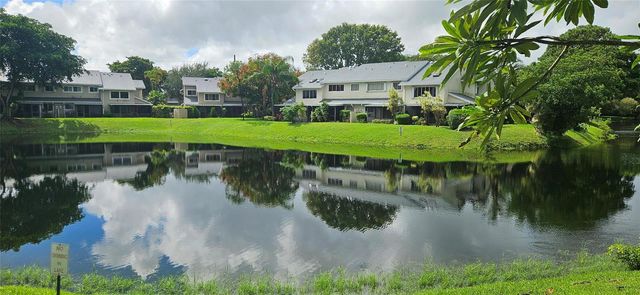2262 Discovery Circle, Deerfield Beach, FL 33442