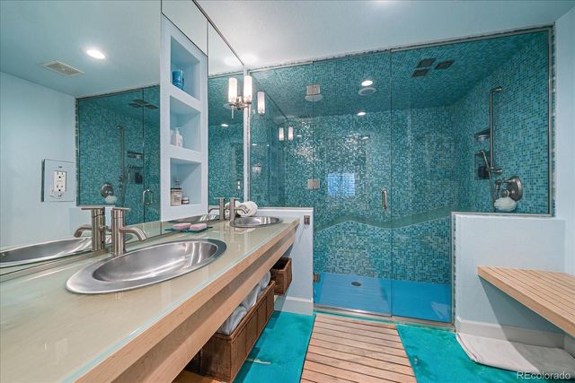 2825 Akron Street, Denver, CO 80238