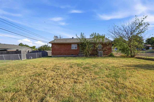 4320 NW Pollard Ave, Lawton, OK 73505