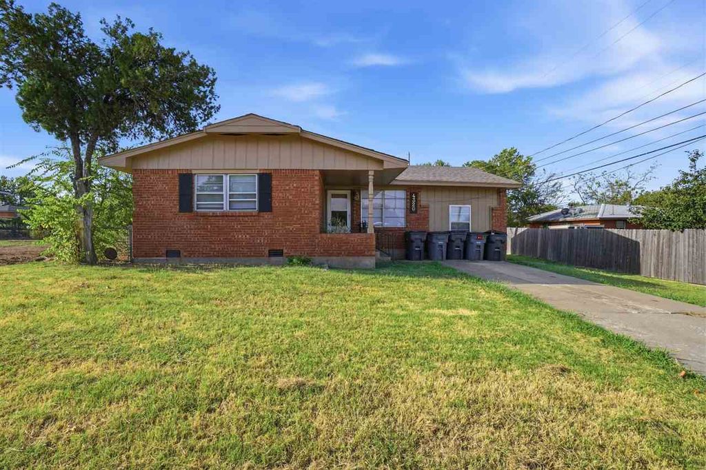4320 NW Pollard Ave, Lawton, OK 73505