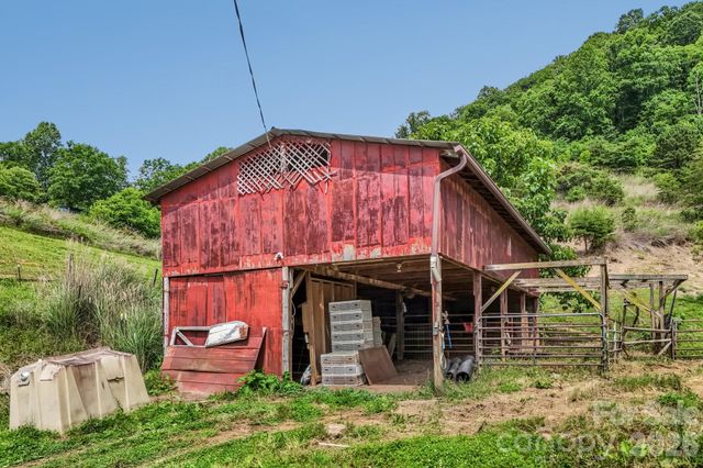 400 Morgan Branch Road, Marshall, NC 28753