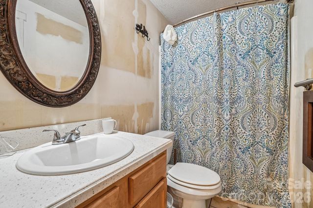 400 Morgan Branch Road, Marshall, NC 28753