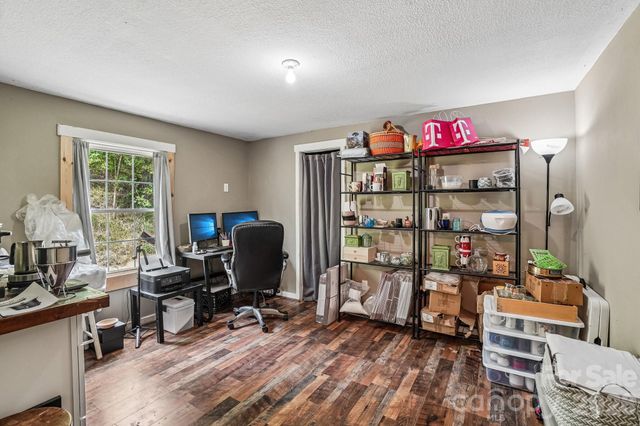 400 Morgan Branch Road, Marshall, NC 28753