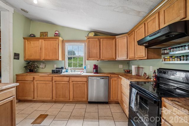 400 Morgan Branch Road, Marshall, NC 28753