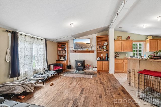 400 Morgan Branch Road, Marshall, NC 28753