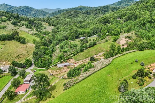 400 Morgan Branch Road, Marshall, NC 28753