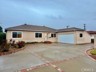 922 E Edgecomb, Covina, CA 91724
