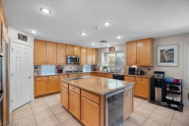 6681 Blue Sapphire Avenue, Las Vegas, NV 89110