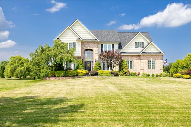 3 Chamber Valley Estates, Ogden, NY 14559