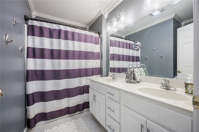 3 Chamber Valley Estates, Ogden, NY 14559