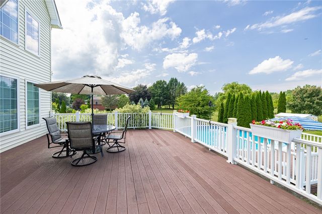 3 Chamber Valley Estates, Ogden, NY 14559