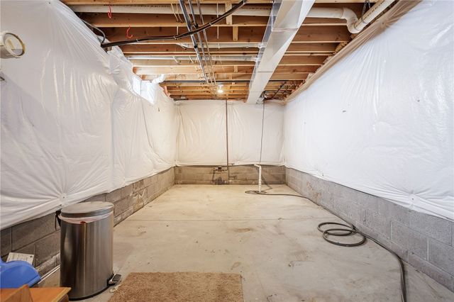 3 Chamber Valley Estates, Ogden, NY 14559