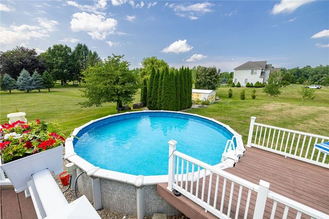 3 Chamber Valley Estates, Ogden, NY 14559