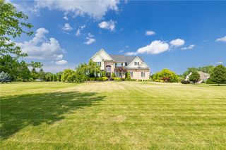 3 Chamber Valley Estates, Ogden, NY 14559