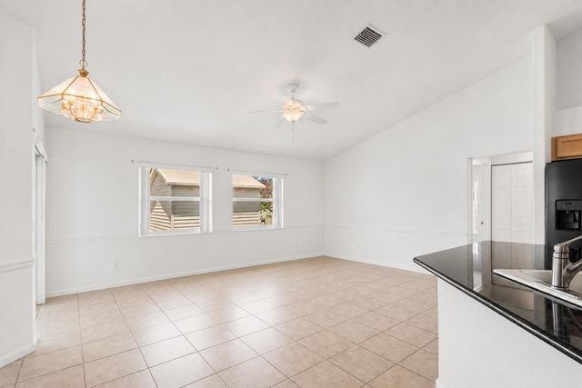 5829 NW Gerald Circle, Port St. Lucie, FL 34986
