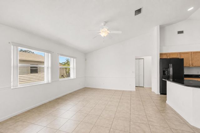 5829 NW Gerald Circle, Port St. Lucie, FL 34986