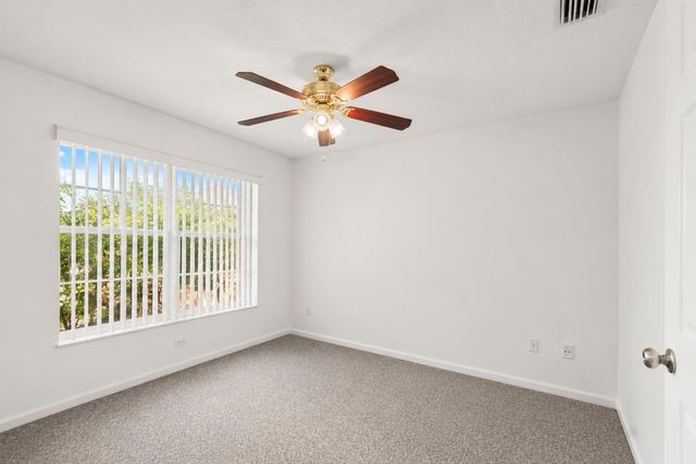 5829 NW Gerald Circle, Port St. Lucie, FL 34986