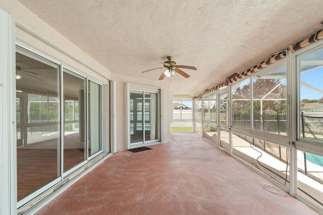 5829 NW Gerald Circle, Port St. Lucie, FL 34986