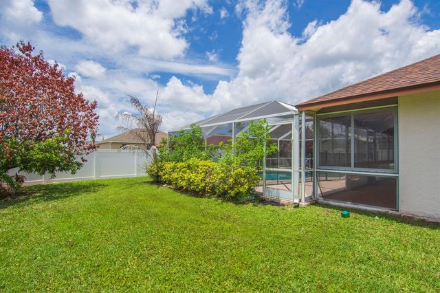 5829 NW Gerald Circle, Port St. Lucie, FL 34986