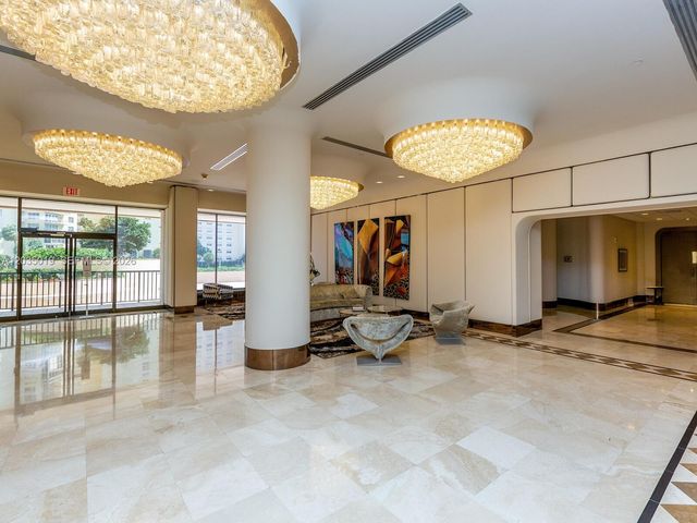 1800 NE 114th St 2204, Miami, FL 33181