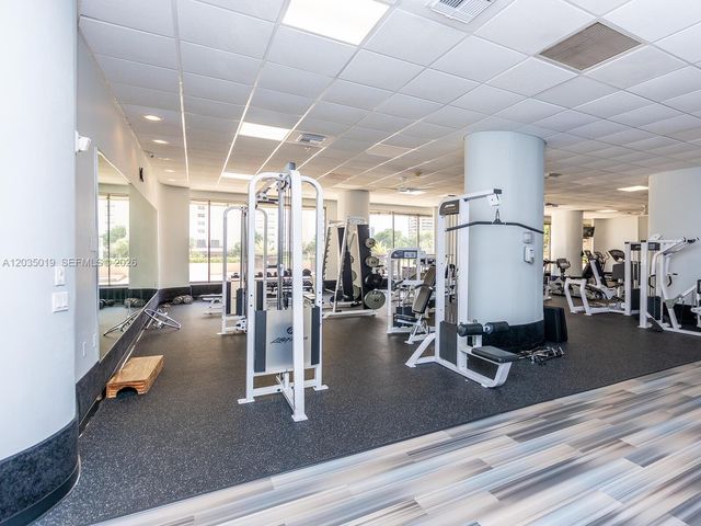 1800 NE 114th St 2204, Miami, FL 33181