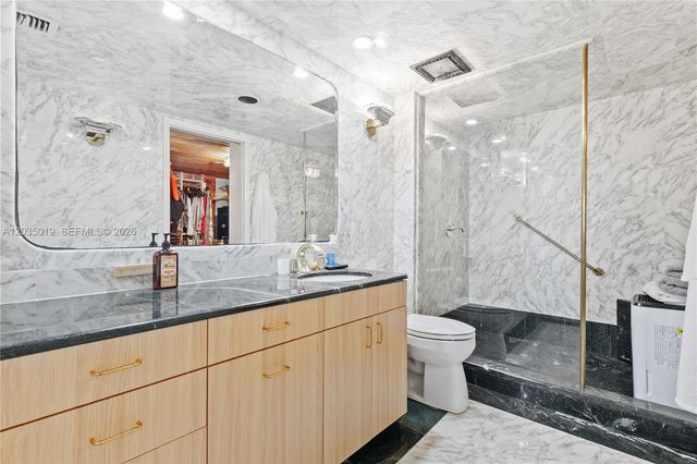 1800 NE 114th St 2204, Miami, FL 33181