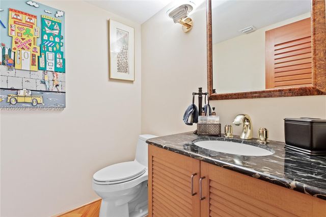 1800 NE 114th St 2204, Miami, FL 33181