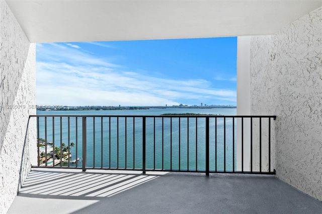 1800 NE 114th St 2204, Miami, FL 33181