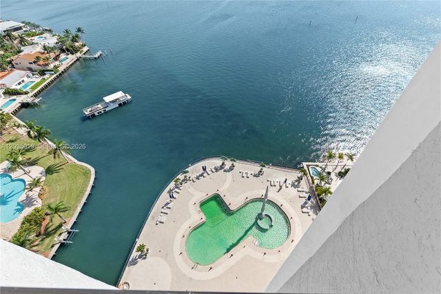 1800 NE 114th St 2204, Miami, FL 33181