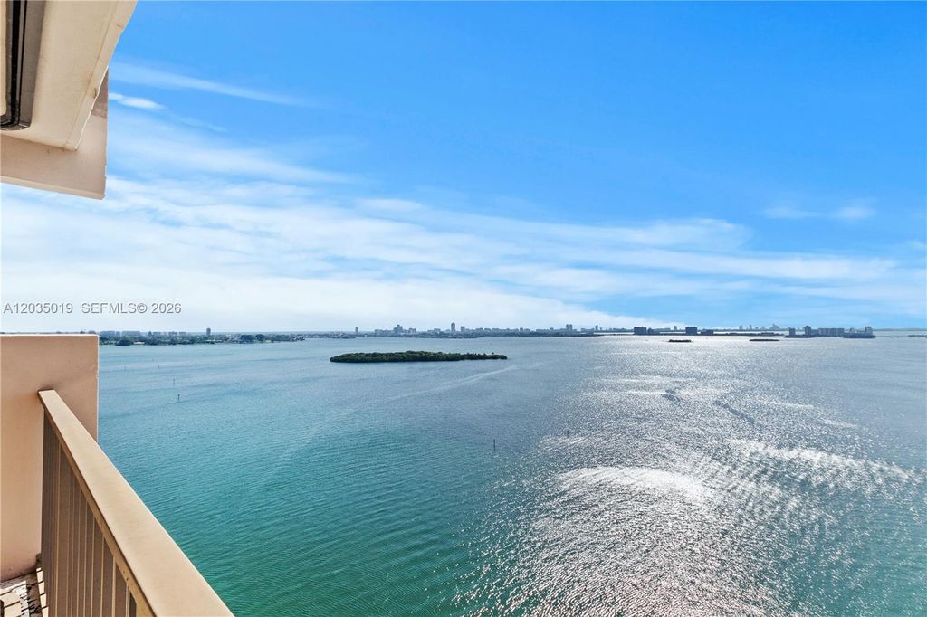 1800 NE 114th St 2204, Miami, FL 33181