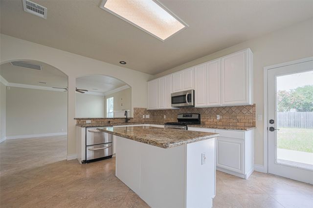 5703 Saragosa Drive, Richmond, TX 77469