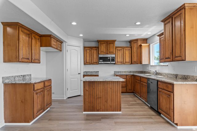 3375 W PRINCEVILLE, Syracuse, UT 84075