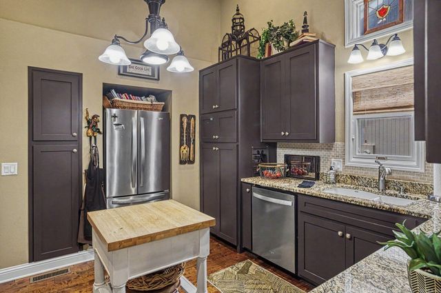 10 Alarcon Lane, Hot Springs Village, AR 71909