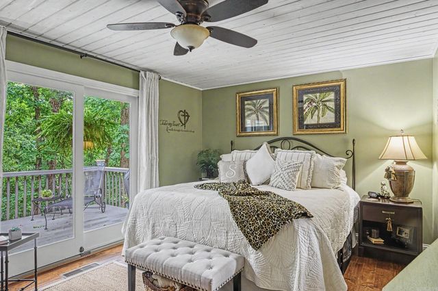 10 Alarcon Lane, Hot Springs Village, AR 71909